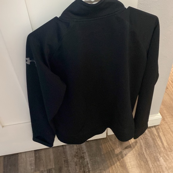 Under Armour semi fitted size large zip up jacket with front pockets - Picture 3 of 5